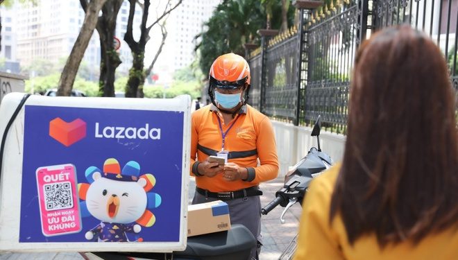 Giao thực phẩm tươi sống trong vòng 2 giờ, Lazada tăng cường hỗ trợ cộng đồng - Ảnh 1