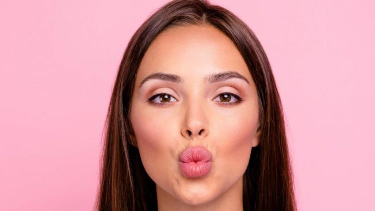 Ý nghĩa thực phía sau những kiểu hôn khác nhau -1