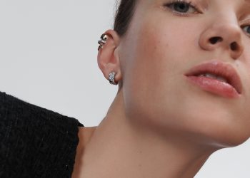 Biến hóa với khuyên tai CHANEL - 1