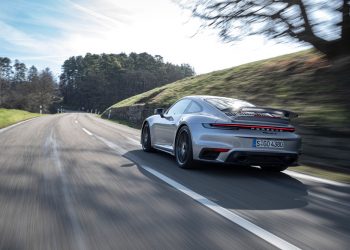 Porsche: Lợi nhuận giảm nhẹ