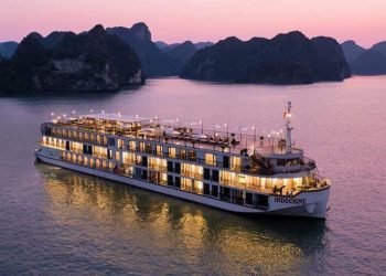 Hoạt động lưu trú nghỉ đêm trên vịnh Hạ Long được hoạt động trở lại