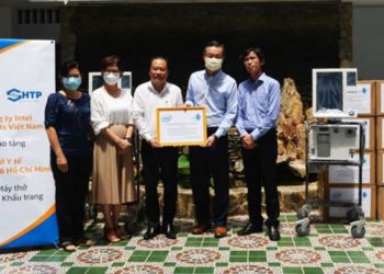Công ty Intel Việt Nam tặng thiết bị y tế phòng, chống dịch bệnh Covid-19 - 1