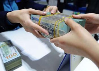 Ngân hàng đồng loạt hạ lãi suất huy động kỳ hạn dưới 6 tháng