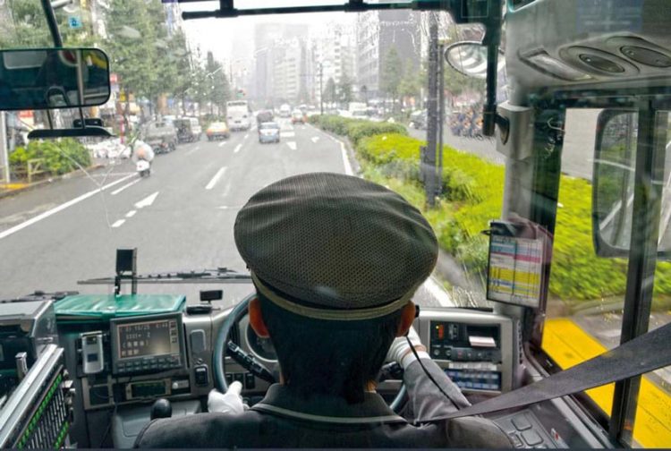 Người lái xe buýt ở Kyoto