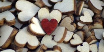 Những câu chuyện tình làm rung động tâm hồn -1