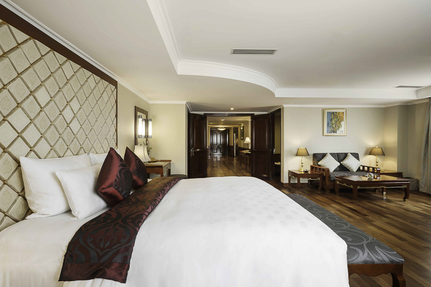 Ưu đãi hàng loạt các dịch vụ cao cấp tại Khách sạn 5 sao Rex Hotel Saigon - 1
