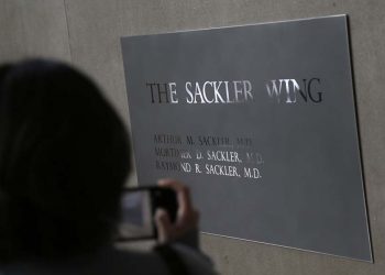 Tài trợ bị khước từ vì khủng hoảng thuốc giảm đau -1