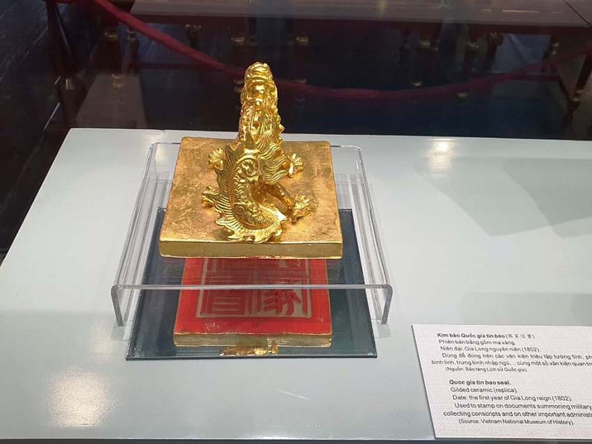 Huế mở triển lãm những hiện vật quý của hoàng đế Gia Long -6