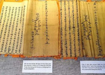 Huế mở triển lãm những hiện vật quý của hoàng đế Gia Long -7