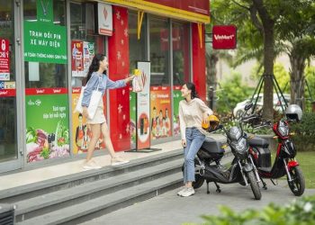 VinFast miễn phí 1 năm thuê bao pin xe máy điện, giảm 50% phí thuê bao 3 tháng - 1