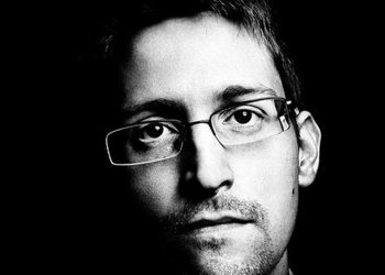 Cựu gián điệp CIA Edward Snowden: Chúng ta đã bị theo dõi như thế nào? - 01