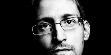 Cựu gián điệp CIA Edward Snowden: Chúng ta đã bị theo dõi như thế nào? - 01