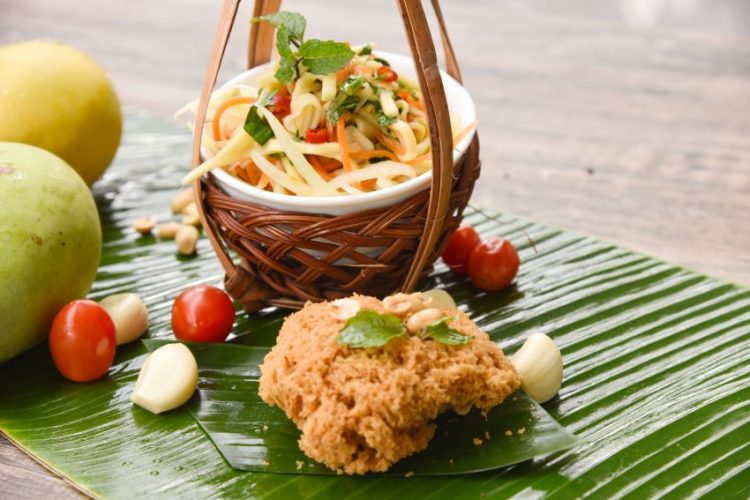 Ẩm thực đường phố Thái Lan tại nhà hàng Café Central An Đông