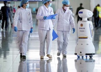 Ứng dụng của robot trong việc quản lý sức khỏe cộng đồng và các bệnh truyền nhiễm