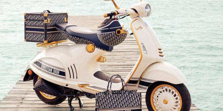 Chiếc xe Vespa 946 Christian Dior, biểu tượng mới của La Dolce Vita - 1
