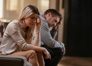 Đối thoại, bí quyết giúp vợ chồng vượt qua khủng hoảng -1