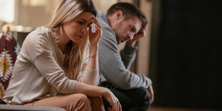 Đối thoại, bí quyết giúp vợ chồng vượt qua khủng hoảng -1