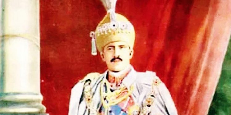 Khổ như... Người giàu nhất thế giới -2