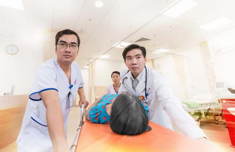 Lưu ý đặc biệt quan trọng khi gọi cấp cứu đột quỵ não -1