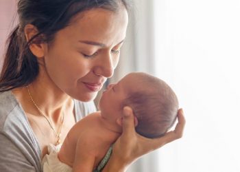 Não của người mẹ và đứa con đồng điệu hơn khi người mẹ hạnh phúc