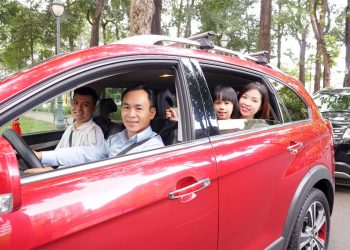 Trải nghiệm xe du lịch riêng với hướng dẫn viên chuyên nghiệp kiêm tài xế - 1