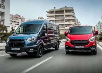 Ford Transit 2021 có thêm phiên bản dẫn động 4 bánh ra mắt thị trường châu Âu