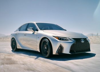 Lexus IS mới chính thức ra mắt trực tuyến trên toàn cầu