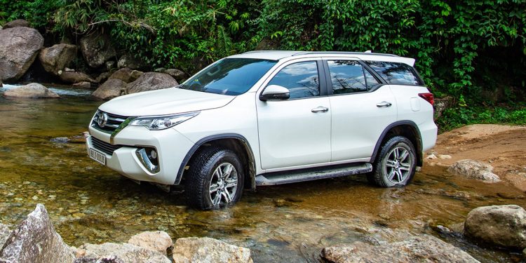 Ưu đãi lệ phí trước bạ dành cho khách hàng mua xe Fortuner trong tháng 6