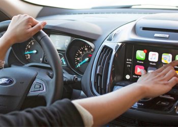 Hệ thống SYNC có thể hiểu được các khẩu lệnh bằng cách nào?