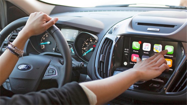 Hệ thống SYNC có thể hiểu được các khẩu lệnh bằng cách nào?