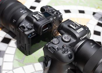 Trên tay bộ đôi máy ảnh Canon mirrorless full-frame EOS R5 và R6 tại Việt Nam - 21