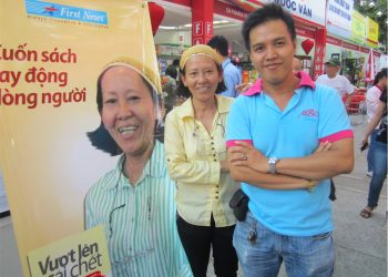 Bán sách làm từ thiện - 3