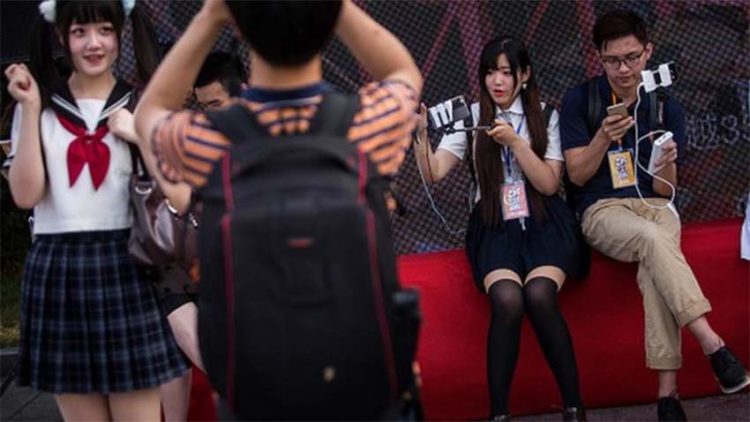 Covid-19, lực đẩy cho các livestreamer -4