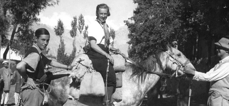 Cuộc đời ly kỳ hơn tiểu thuyết của James Bond phiên bản thực -6