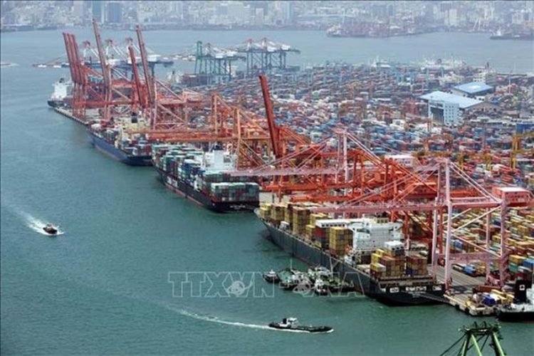 HSBC nâng dự báo tăng trưởng GDP của Việt Nam năm 2020 lên 3%