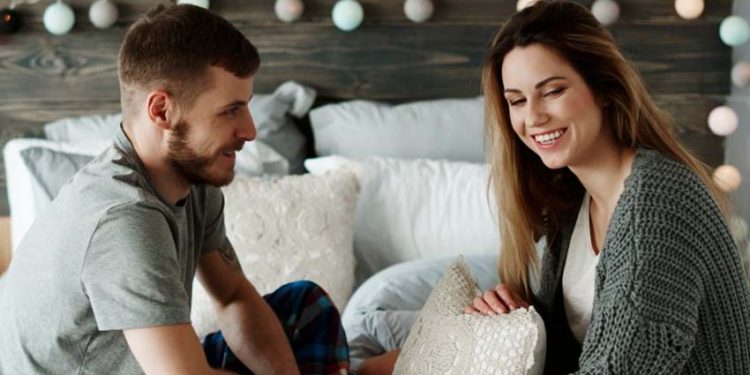 Những đôi lứa hạnh phúc thường làm gì trước giờ đi ngủ? -1