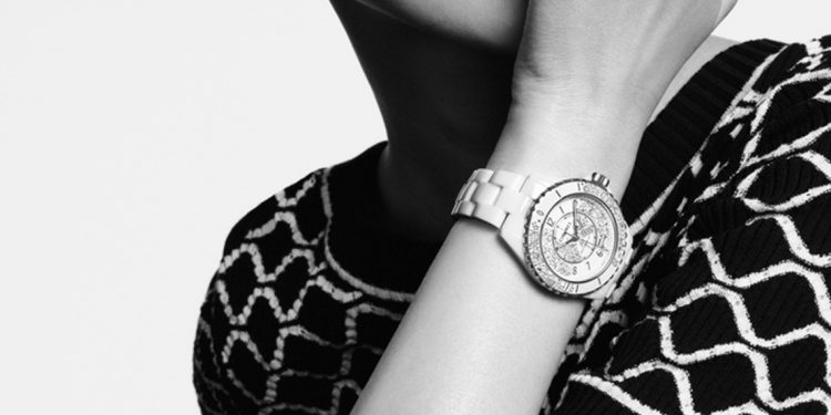 Đồng hồ nữ Chanel J12 – Câu chuyện của những khoảnh khắc