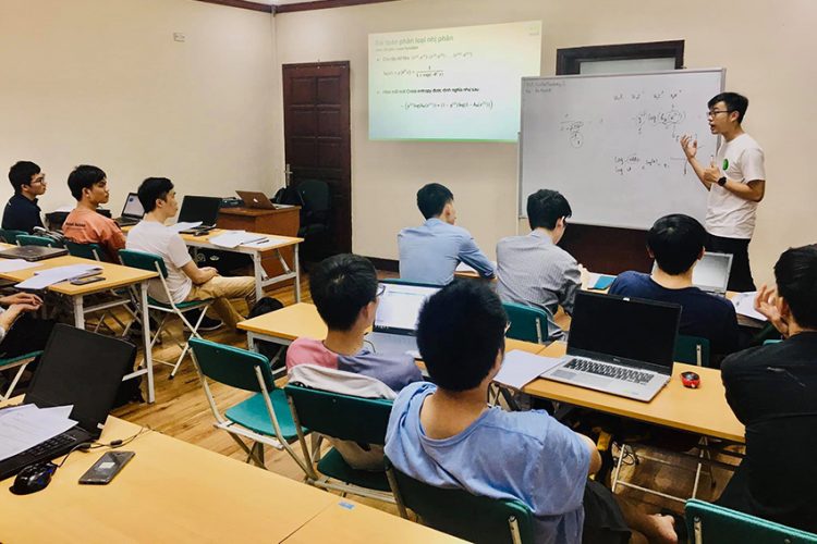 FPT Software tài trợ đào tạo nhân lực AI, Machine Learning tại Việt Nam - 1