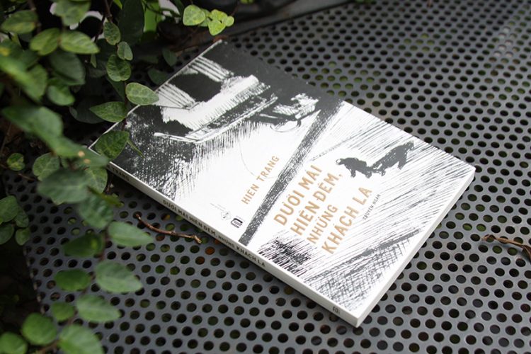 Dưới mái hiên đêm, những khách lạ - Cuộc lãng du của cái đẹp và nỗi buồn khắc khoải - 1