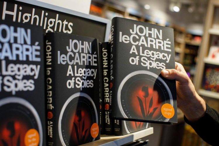 John Le Carré, vua tiểu thuyết gián điệp, là ai? -2