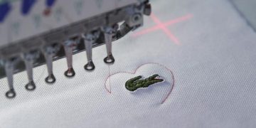 Chiếc áo Polo mang tinh thần đoàn kết – Lời cảm ơn chân thành của LACOSTE đến các tình nguyện viên
-1