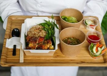 Đặt món online - 'lối thoát' cho doanh nghiệp F&B giữa bão Covid-19 -1