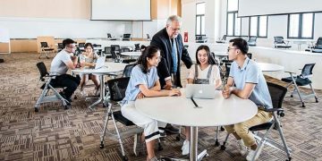 Hiệu trưởng trường Đại học VinUni: Việt Nam có thể trở thành điểm đến của sinh viên các trường đại học xuất sắc của thế giới! -2