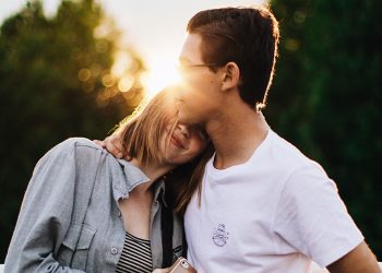 Lý giải những hành vi khác thường của bạn trai