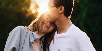 Lý giải những hành vi khác thường của bạn trai