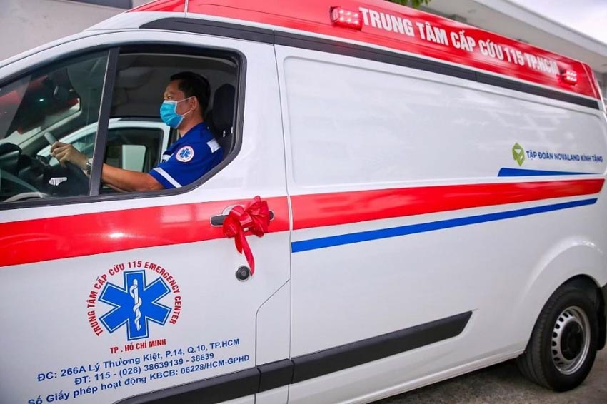 Tập đoàn Novaland tặng 2 xe cứu thương trị giá 5 tỷ đồng hỗ trợ chống dịch Covid-19 -1
