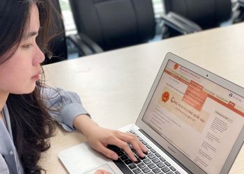 Nộp lệ phí trước bạ và nộp tờ khai đăng ký ôtô trực tuyến nhờ dịch vụ công số 1.000