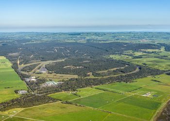 Vinfast mua trung tâm thử nghiệm xe của GM tại Australia - 1