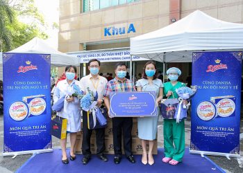 Danisa đồng hành cùng người tiêu dùng gửi quà tặng tri ân đến đội ngũ y bác sĩ