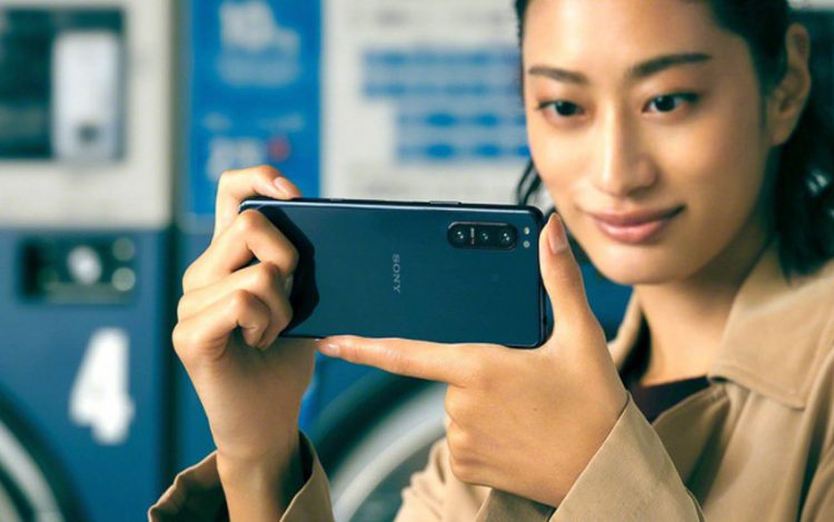 Xperia 5 II ra mắt - Snapdragon 865, màn hình 120Hz, quay 4K 120fps HDR, pin 4000mAh - 1